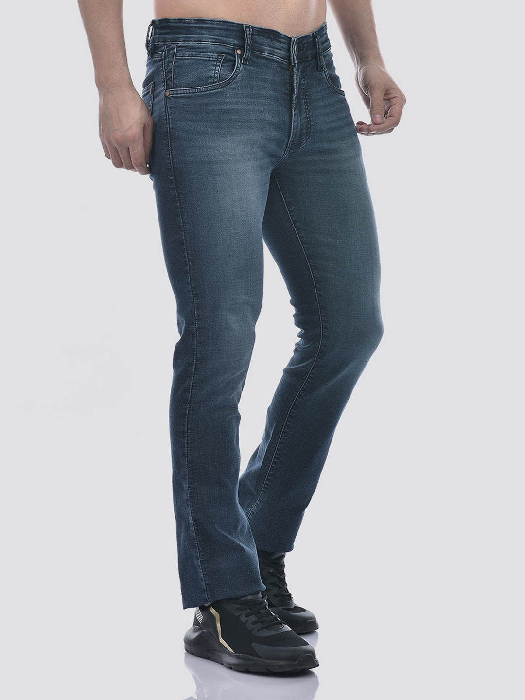 Numero Uno Men Blue Faded Straight Fit Sustainable Jeans